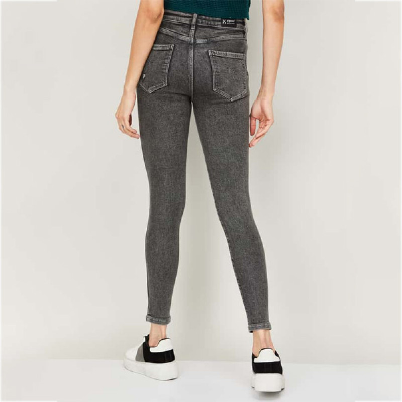 Women Stonewashed Skinny Fit Jeans